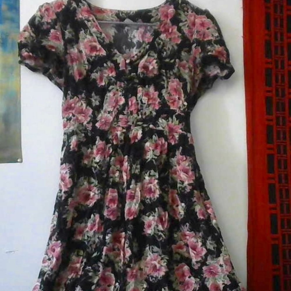 Suzy Shier pink floral dress size sm